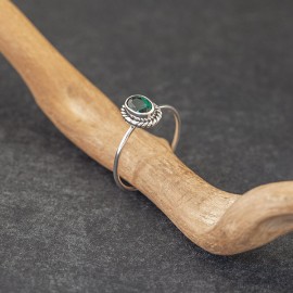 Srebrny pierścionek z kwarcem zielonym (rozm.15,5)