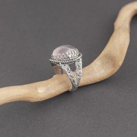 Srebrny pierścionek z kwarcem różowym (rozm.19)