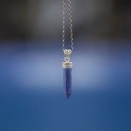Srebrny wisiorek z lapisem lazuli