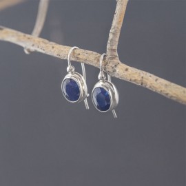 Srebrne kolczyki z szafirem