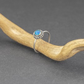 Srebrny pierścionek z opalem australijskim (rozm.14)