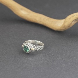 Srebrny pierścionek z kwarcem zielonym i złotem 18K (rozm.14)