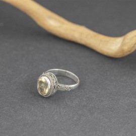 Srebrny pierścionek z cytrynem (rozm.19)