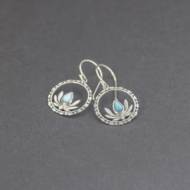 Srebrne kolczyki z larimarem