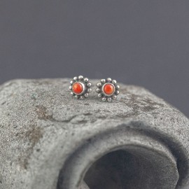 Srebrne sztyfty z koralem