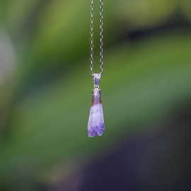 Srebrny wisiorek z ametystem