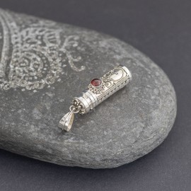 Srebrny sekretnik z granatem