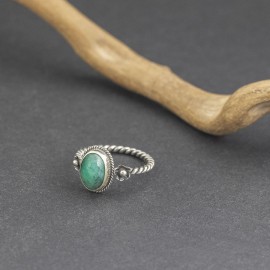 Srebrny pierścionek ze szmaragdem (rozm.19)