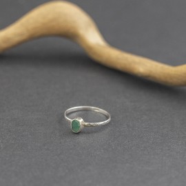 Srebrny pierścionek ze szmaragdem