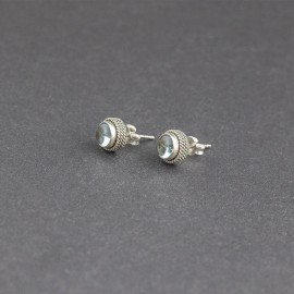 Srebrne sztyfty z błękitnym topazem