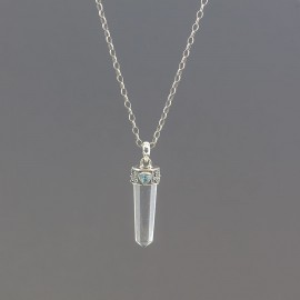 Srebrny wisiorek z kryształem i topazem