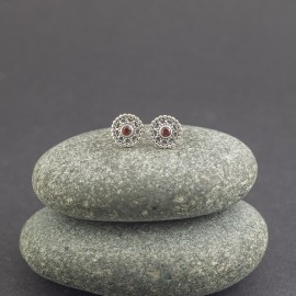 Srebrne sztyfty z granatem