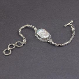 Srebrna bransoletka z perłą