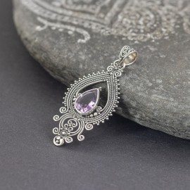 Srebrny wisiorek z ametystem