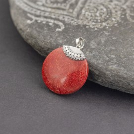 Srebrny wisiorek z koralem