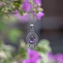 Srebrny wisiorek z ametystem