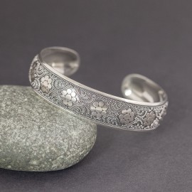 Srebrna bangla w balijskim stylu