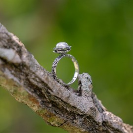 Srebrny pierścionek z perłą