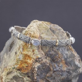 Srebrna bransoletka z kamieniem księżycowym i złotem 18K