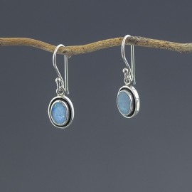 Srebrne kolczyki z opalem australijskim