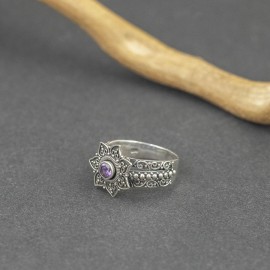 Srebrny pierścionek z ametystem