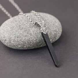 Srebrny wisiorek z onyksem