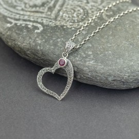 Srebrny wisiorek serce z rubinem