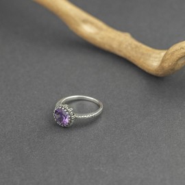 Srebrny pierścionek z ametystem