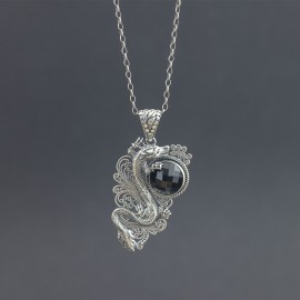 Srebrny smok z onyksem