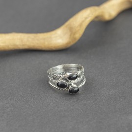 Srebrny pierścionek z onyksem