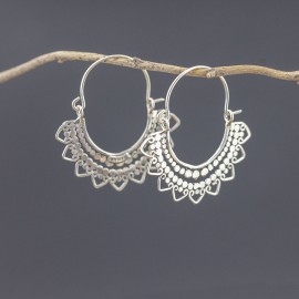 Srebrne kolczyki w orientalnym stylu