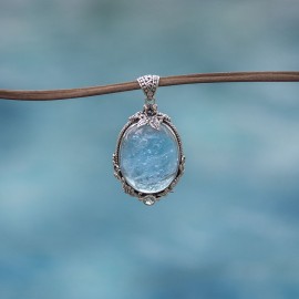 Srebrny wisior z akwamarynem i topazem