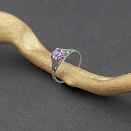 Srebrny pierścionek z ametystem