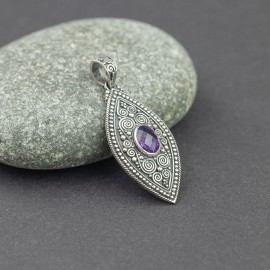 Srebrny wisiorek z ametystem