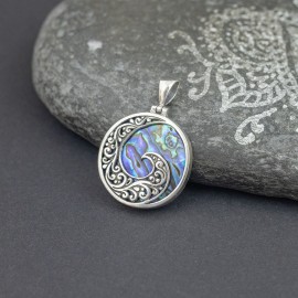 Srebrny wisiorek z muszlą paua