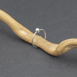 Srebrny pierścionek z perłą