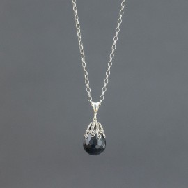 Srebrny wisiorek z onyksem