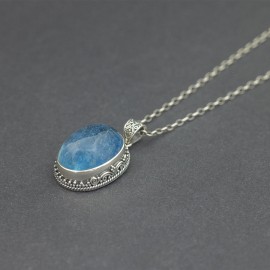 Srebrny wisior z akwamarynem