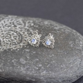 Srebrne sztyfty z kamieniem księżycowym