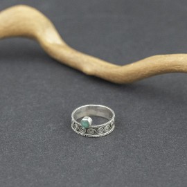 Srebrny pierścionek ze szmaragdem