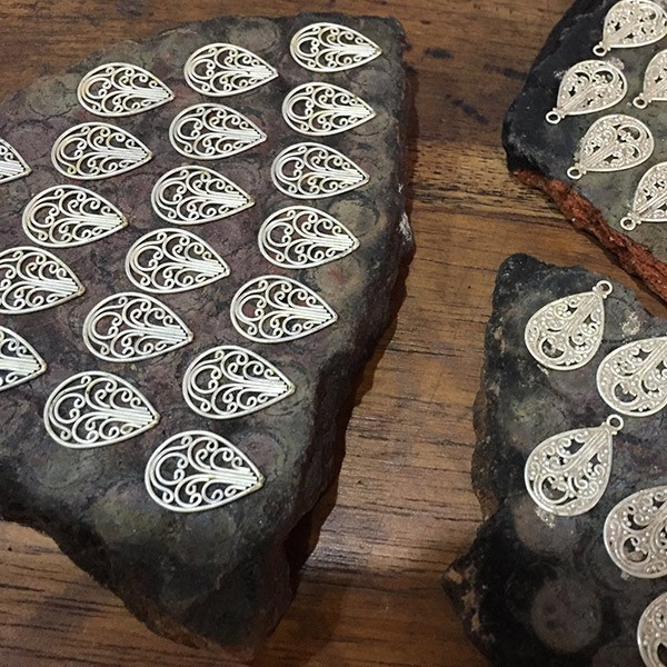 Długie kolczyki w orientalnym stylu
